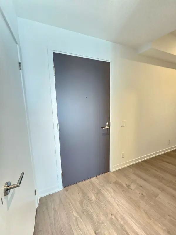 39 Mary ST #2803, Barrie, ON L4N 1S9