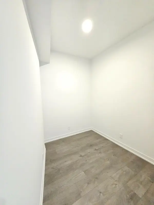 39 Mary ST #2803, Barrie, ON L4N 1S9