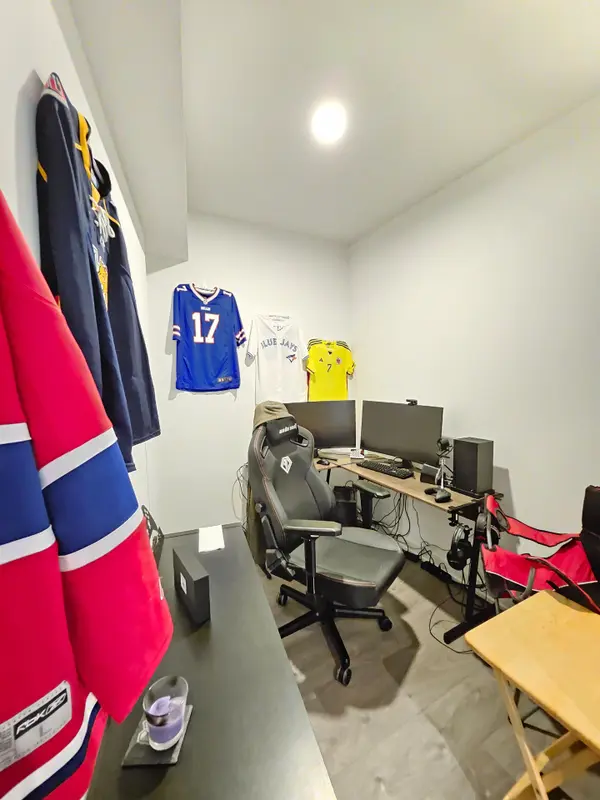 39 Mary ST #2803, Barrie, ON L4N 1S9