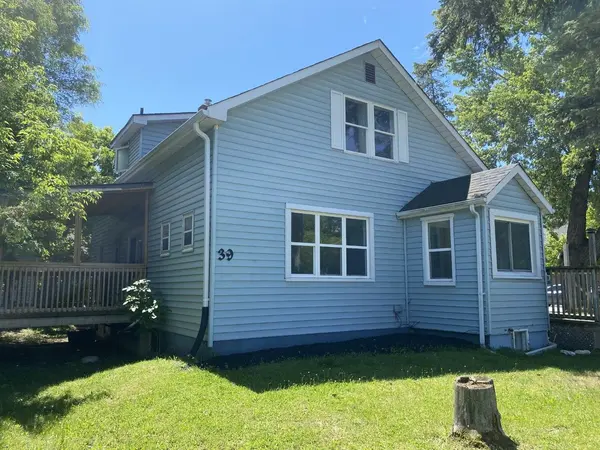 39 Donald ST, Barrie, ON L4N 1E4