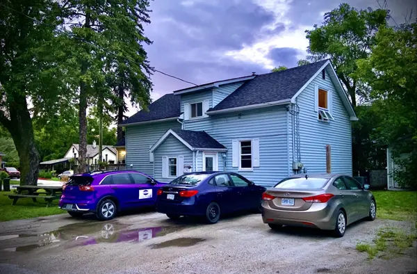 39 Donald ST, Barrie, ON L4N 1E4