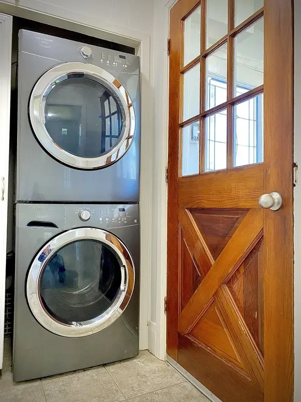 39 Donald ST, Barrie, ON L4N 1E4