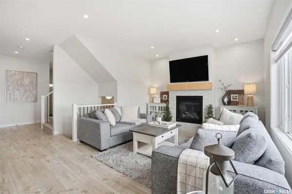 342 Stilling MANOR, Saskatoon, SK S7V 0Y8