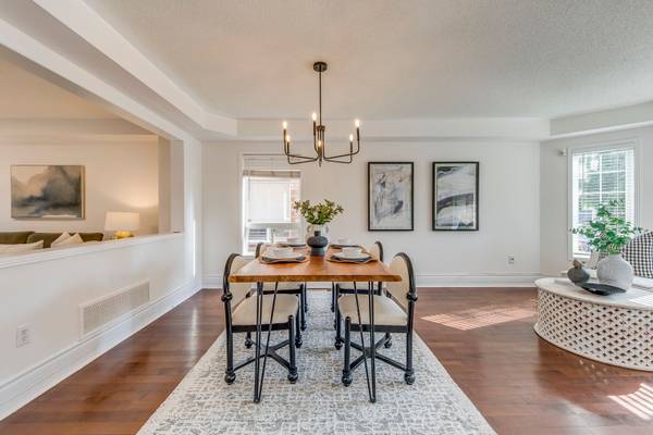 5811 Page CRES, Burlington, ON L7L 7N9