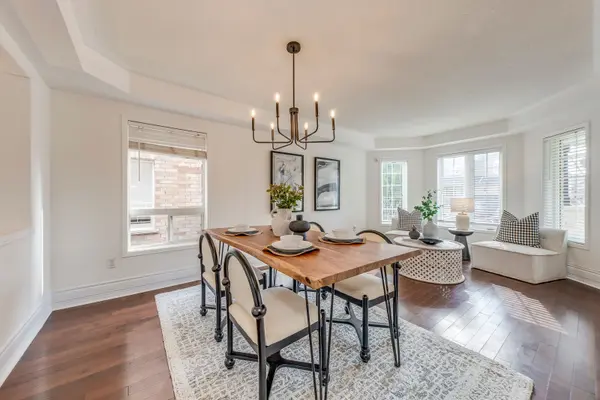 5811 Page CRES, Burlington, ON L7L 7N9