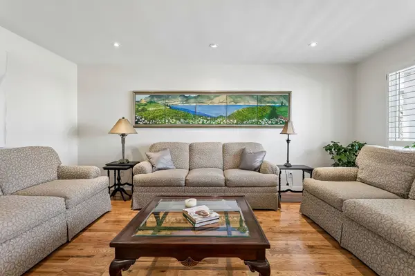 1326 Roxborough CRES, Burlington, ON L7M 1W9