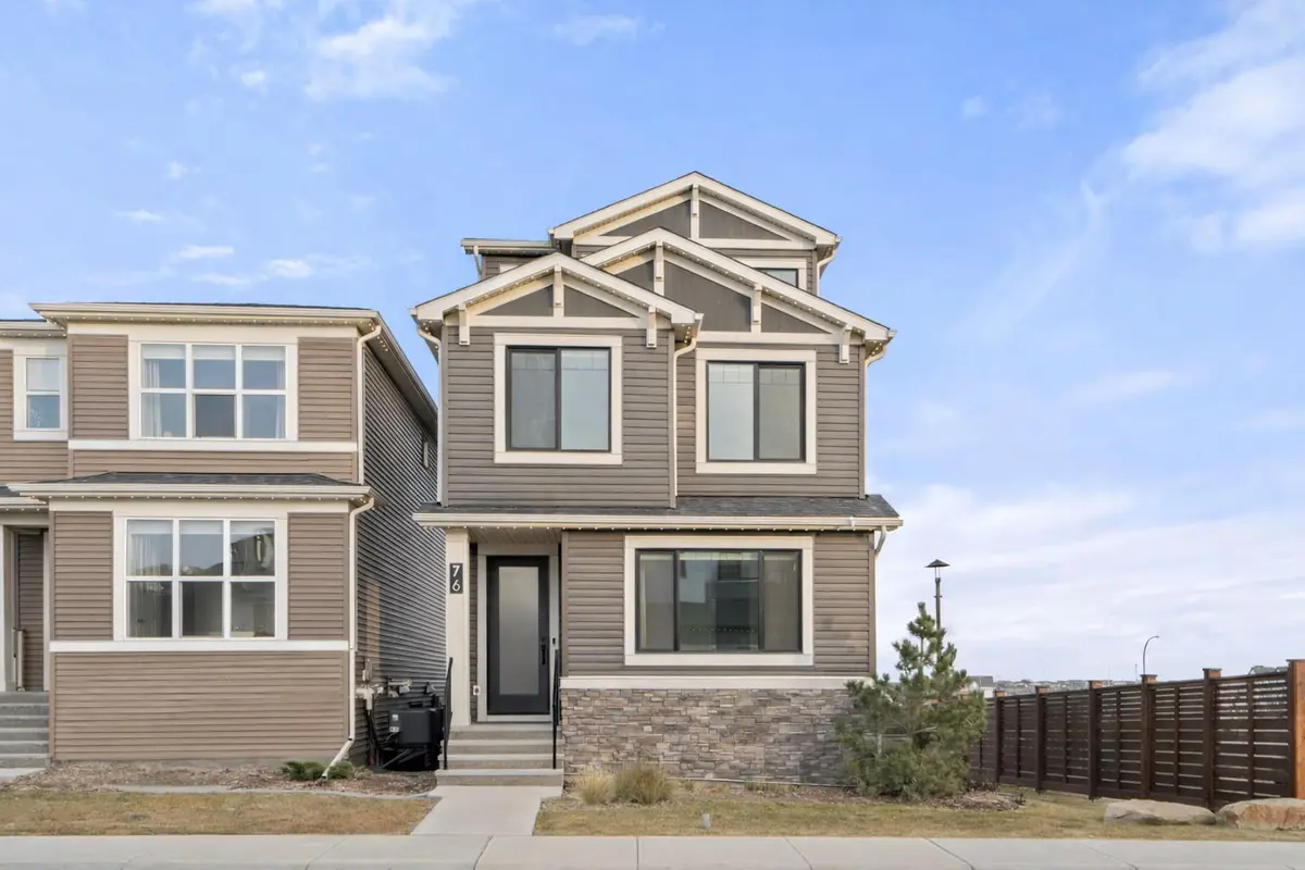 76 Lucas Common NW, Calgary, AB T3P 2B4