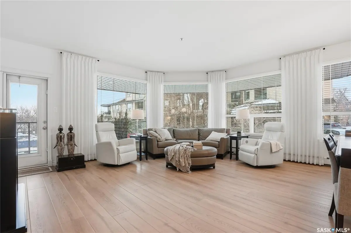 619 Saskatchewan CRESCENT W #111, Saskatoon, SK S7M 0A5