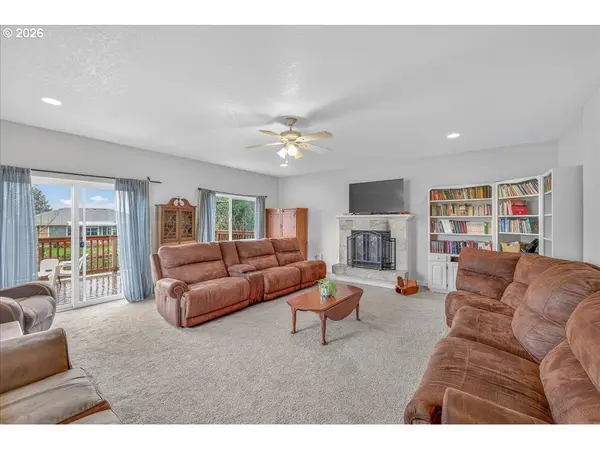 1645 3rd ST, Columbia City, OR 97018