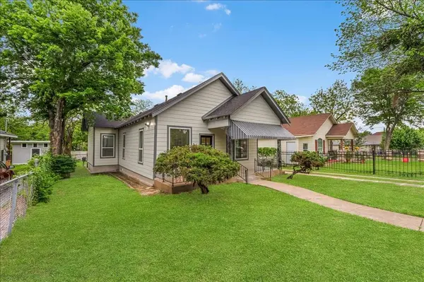 2404 Gould Avenue, Fort Worth, TX 76164