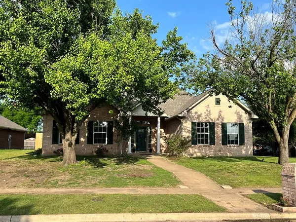 2700 Boyd Street, Ennis, TX 75119