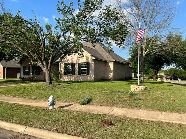 2700 Boyd Street, Ennis, TX 75119