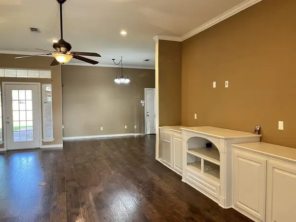 2700 Boyd Street, Ennis, TX 75119