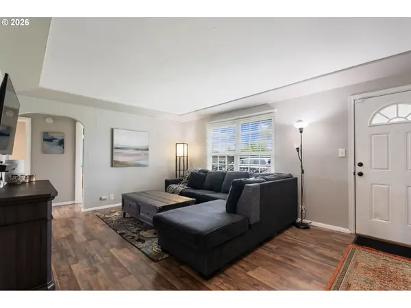 1142 SE 174TH AVE, Portland, OR 97233