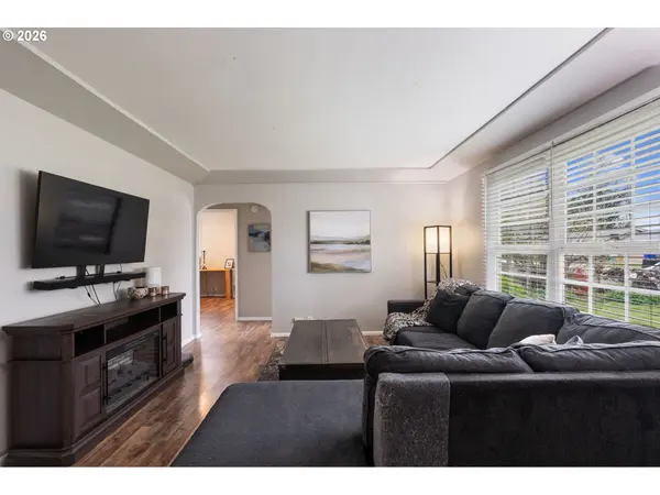 1142 SE 174TH AVE, Portland, OR 97233