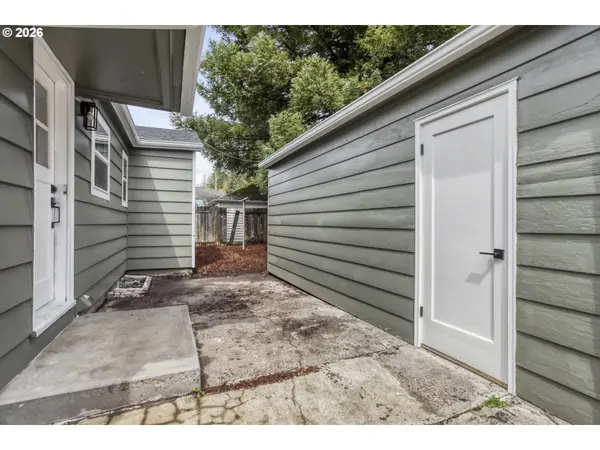 172 SE 9TH AVE, Hillsboro, OR 97123