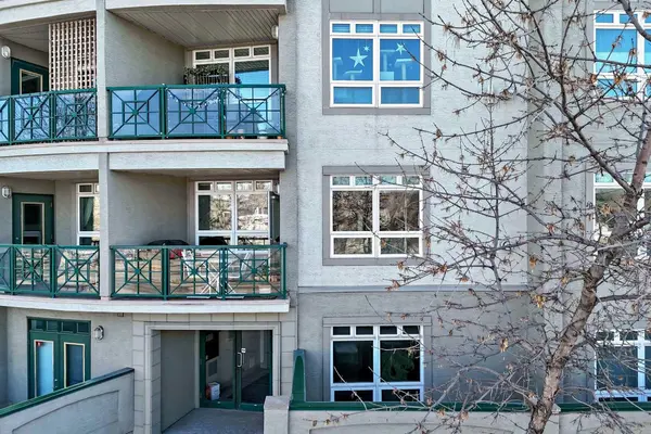 2 14 ST NW #202, Calgary, AB T2N 1Z4