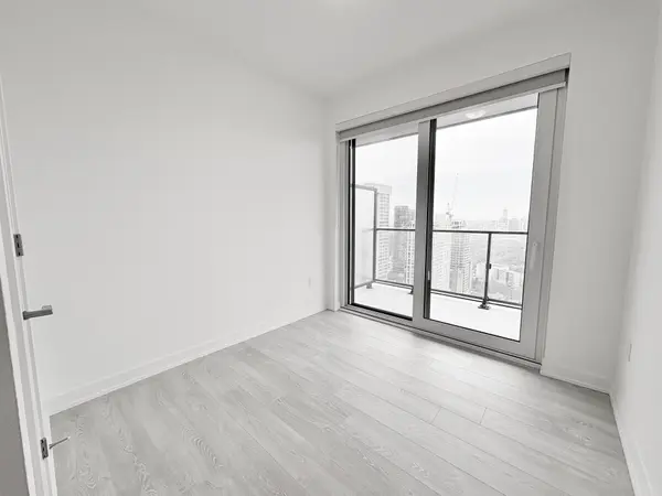 634 Church ST #3205, Toronto C08, ON M4Y 2G3