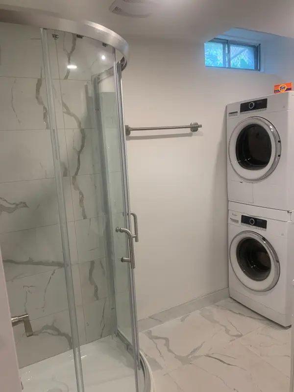 371 Selby CRES #Basement, Newmarket, ON L3Y 6E2