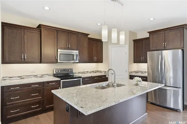 1007 Glacial Shores COMMON, Saskatoon, SK S7S 1N1