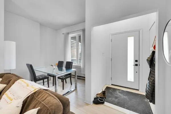 69 Blackburn AVE, Lower Town - Sandy Hill, ON K1N 8A4