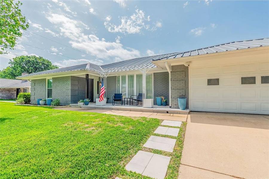 1100 Byron Lane, Arlington, TX 76012