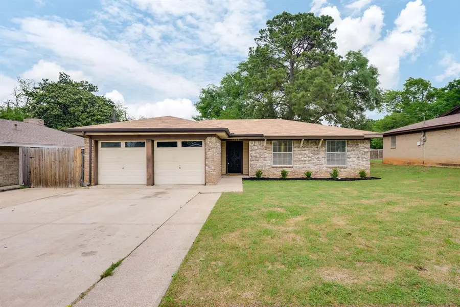 1709 Winchester Way, Bedford, TX 76022