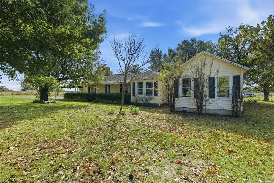 3420 Springfield Road, Springtown, TX 76082