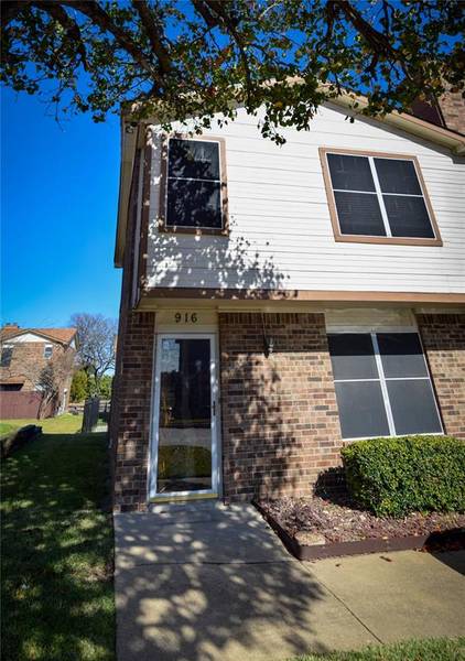 916 Cedar Terrace, Cedar Hill, TX 75104