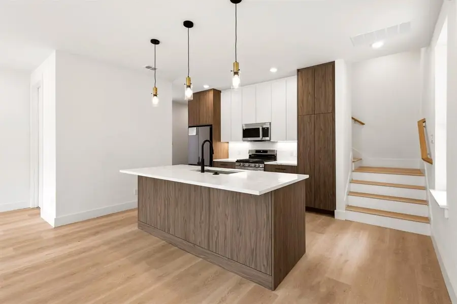 413 N Patton Avenue, Dallas, TX 75203