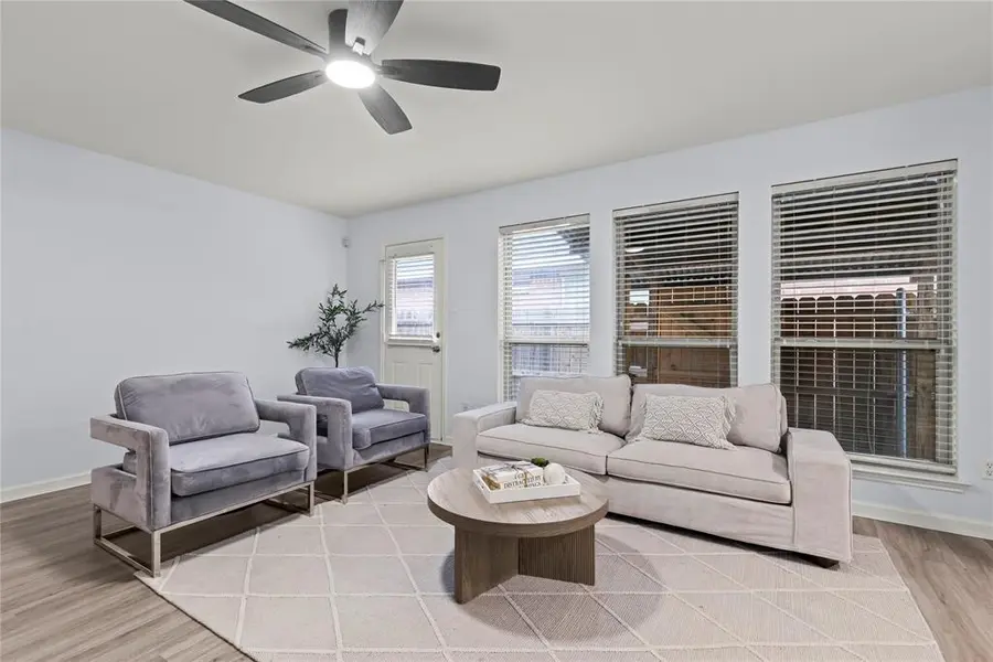 3028 Casa Bella Drive, Arlington, TX 76010