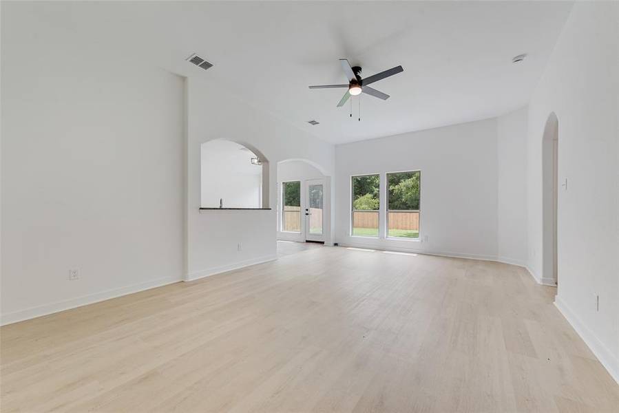 2718 Mossglen Drive, Dallas, TX 75227