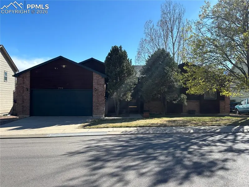 775 Tamarron DR, Colorado Springs, CO 80919