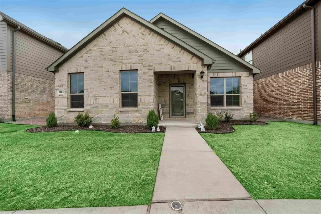 5225 Heritage Street, Haltom City, TX 76117