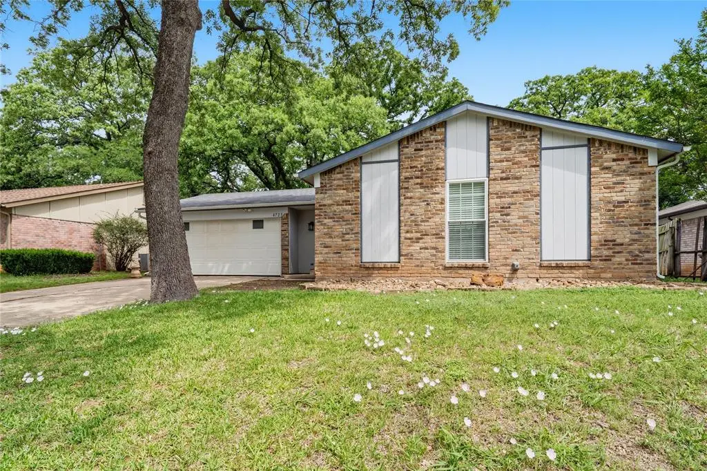 4723 Crest Drive, Arlington, TX 76017
