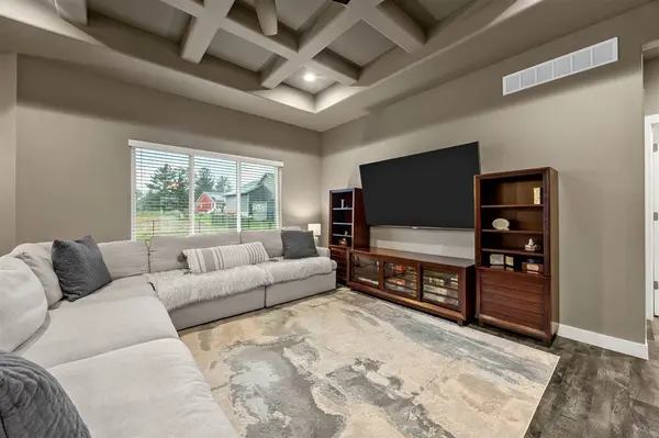 1915 Timber Wolf Dr, North Liberty, IA 52317