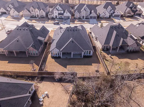 297 Waters Edge Drive, Argyle, TX 76226