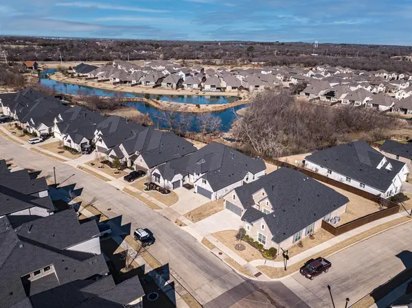 297 Waters Edge Drive, Argyle, TX 76226