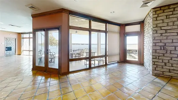 4917 Rio Vista Drive, Granbury, TX 76049