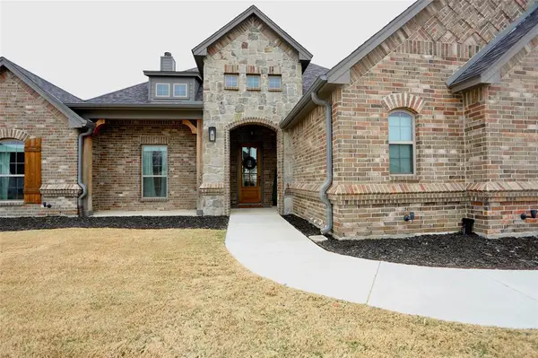 8829 Hidden Pond Street, Justin, TX 76247