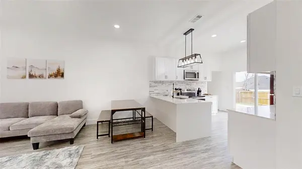 828 Indian Drive, Granbury, TX 76048