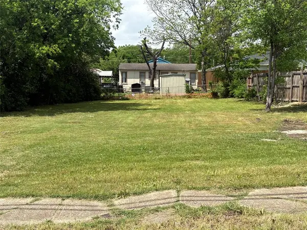 1907 E Overton Road, Dallas, TX 75216