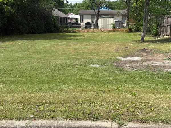 1907 E Overton Road, Dallas, TX 75216