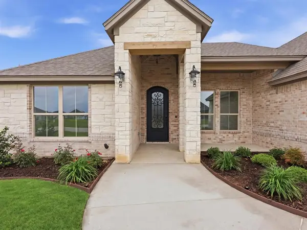 11605 Caracal Drive, Godley, TX 76044