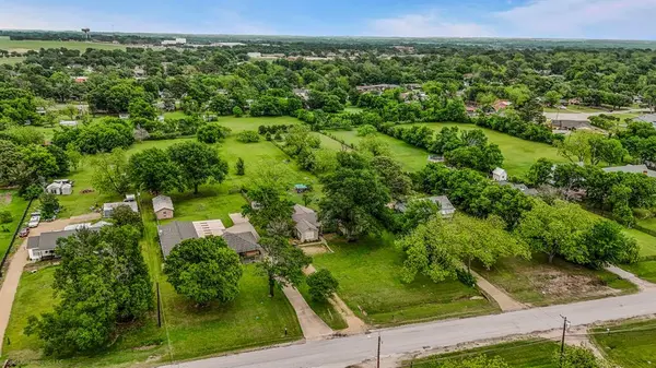 914 Griffith Avenue, Terrell, TX 75160