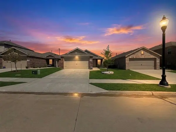 14033 Earlham Street, Pilot Point, TX 76258