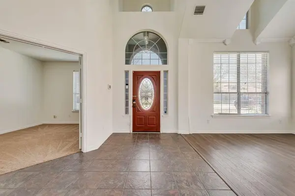 515 Suffolk Drive, Grand Prairie, TX 75052