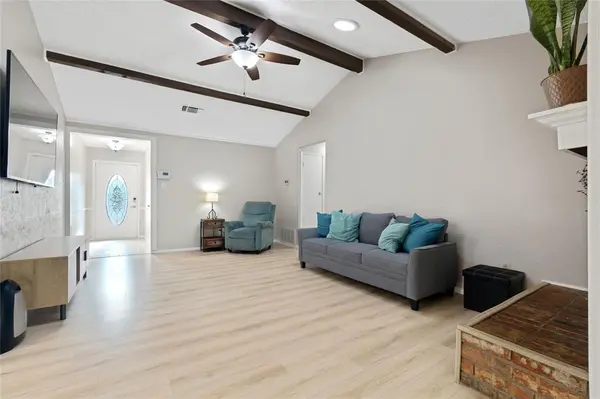 1912 Devonshire Court, Arlington, TX 76015