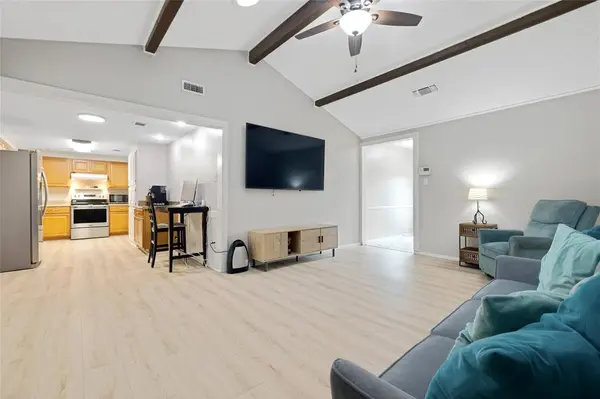 1912 Devonshire Court, Arlington, TX 76015