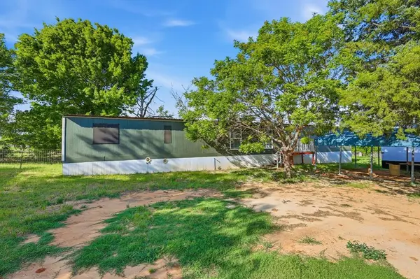 316 Summit Drive, Springtown, TX 76082